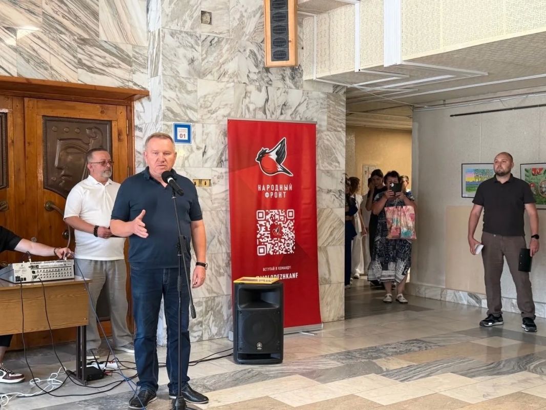 В Тольятти открылась выставка памяти фронтового фотографа Олега Ракшина В Тольятти открылась выставка памяти фронтового фотографа Олега Ракшина