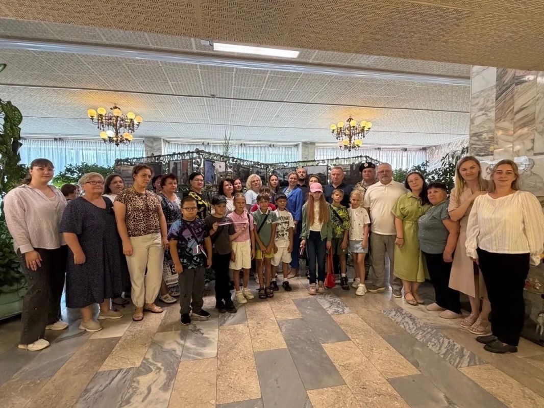 В Тольятти открылась выставка памяти фронтового фотографа Олега Ракшина В Тольятти открылась выставка памяти фронтового фотографа Олега Ракшина