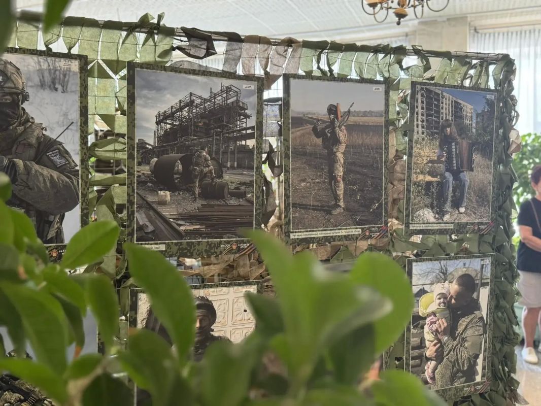 В Тольятти открылась выставка памяти фронтового фотографа Олега Ракшина В Тольятти открылась выставка памяти фронтового фотографа Олега Ракшина