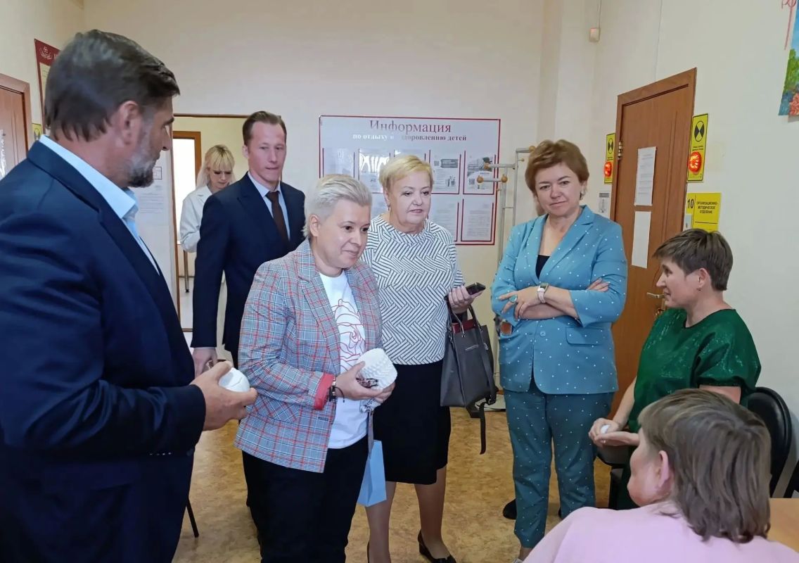 Тольятти посетила министр социально-демографической и семейной политики Самарской области Оксана Щербицкая Тольятти посетила министр социально-демографической и семейной политики Самарской области Оксана Щербицкая