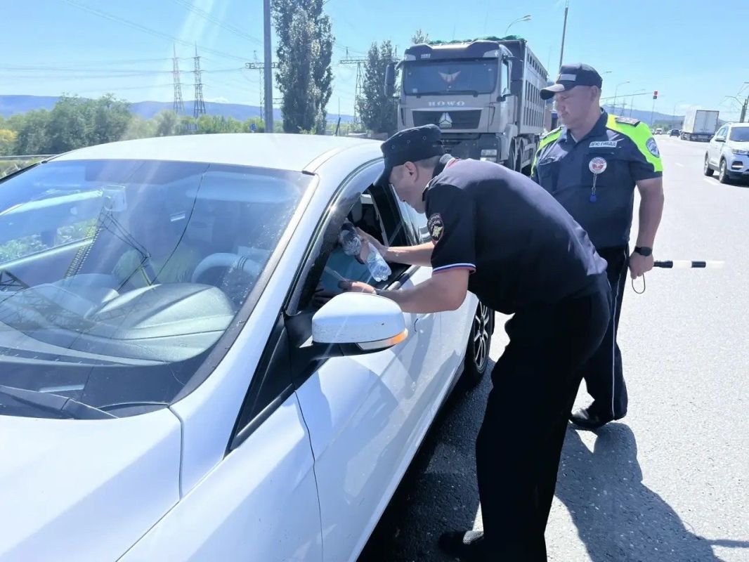 Сотрудники #ГосавтоинспекцииТольятти проводят акцию «Отдых в пути» Сотрудники #ГосавтоинспекцииТольятти проводят акцию «Отдых в пути»
