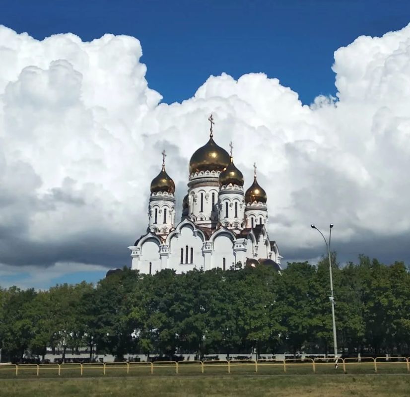 С Яблочным Спасом! Сегодня один из важнейших праздников в православии – Преображение Господне С Яблочным Спасом! Сегодня один из важнейших праздников в православии – Преображение Господне