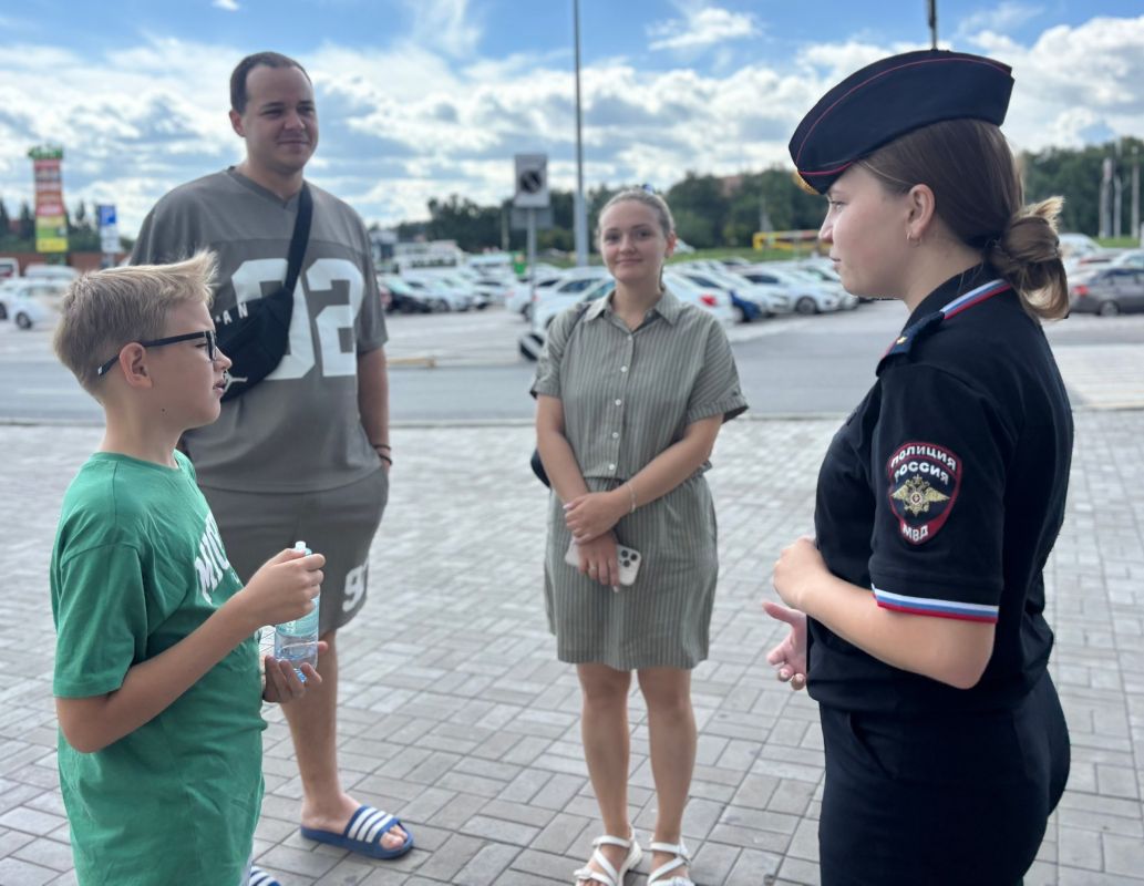 Сотрудники #ГосавтоинспекцииТольятти проводят профилактические мероприятия вблизи торговых центров Сотрудники #ГосавтоинспекцииТольятти проводят профилактические мероприятия вблизи торговых центров