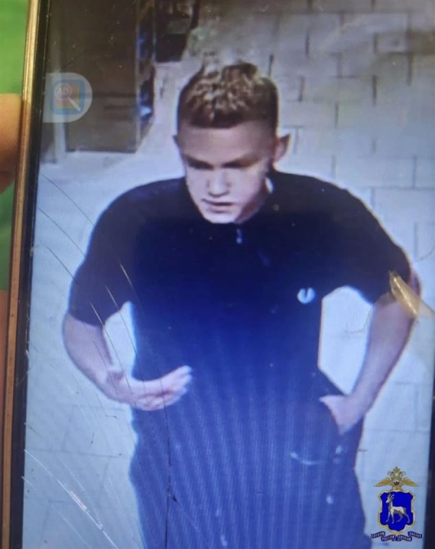 В Тольятти полиция разыскивает двух парней, ограбивших «Пятерочку» В Тольятти полиция разыскивает двух парней, ограбивших «Пятерочку»