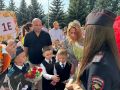 1 сентября сотрудники #ГосавтоинспекцииТольятти приняли участие в школьных линейках и напомнили детям о правилах безопасного поведения на дороге