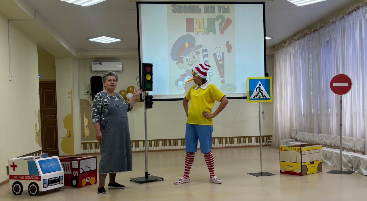 Сегодня сотрудники #ГосавтоинспекцииТольятти провели познавательный урок по дорожной безопасности с ребятами из детского сада № 207 «Эдельвейс» Сегодня сотрудники #ГосавтоинспекцииТольятти провели познавательный урок по дорожной безопасности с ребятами из детского сада № 207 «Эдельвейс»