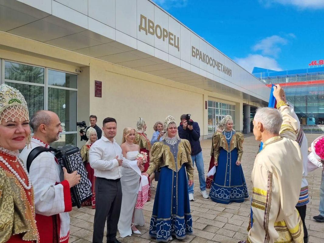 Разные традиции - одна большая семья! Разные традиции - одна большая семья!