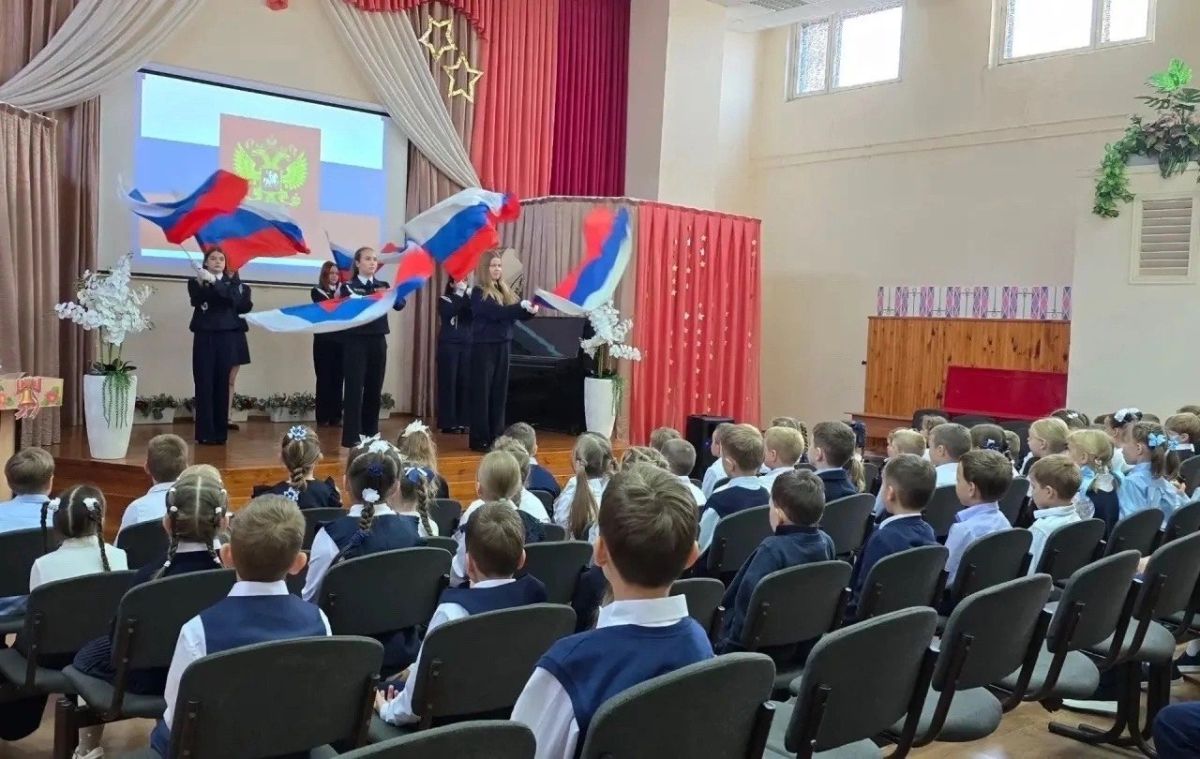 В Тольятти во всех школах состоялось «Посвящение первоклассников в пешеходы» В Тольятти во всех школах состоялось «Посвящение первоклассников в пешеходы»