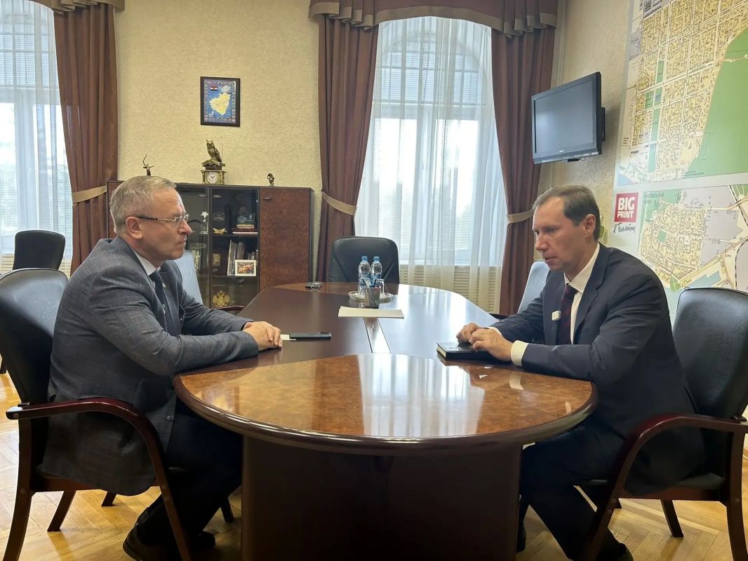 Руководитель направления по работе с молодежью АВТОВАЗа Артем Манюхин провел рабочую встречу с председателем Думы г.о. Тольятти Сергеем Рузановым Руководитель направления по работе с молодежью АВТОВАЗа Артем Манюхин провел рабочую встречу с председателем Думы г.о. Тольятти Сергеем Рузановым
