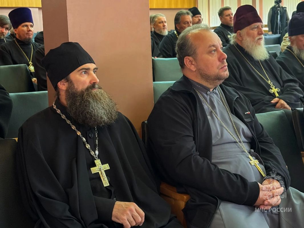 Духовная поддержка и профилактика: в Тольятти прошла совместная встреча МЧС и епархии Духовная поддержка и профилактика: в Тольятти прошла совместная встреча МЧС и епархии