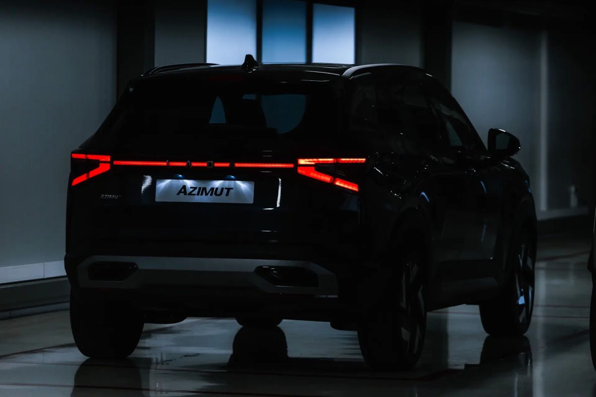 В Тольятти началось серийное производство Lada Azimut – первого кроссовера АвтоВАЗа, передает корреспондент Autonews.ru. Церемонию старта посетил глава Минпромторга Антон Алиханов В Тольятти началось серийное производство Lada Azimut – первого кроссовера АвтоВАЗа, передает корреспондент Autonews.ru. Церемонию старта посетил глава Минпромторга Антон Алиханов