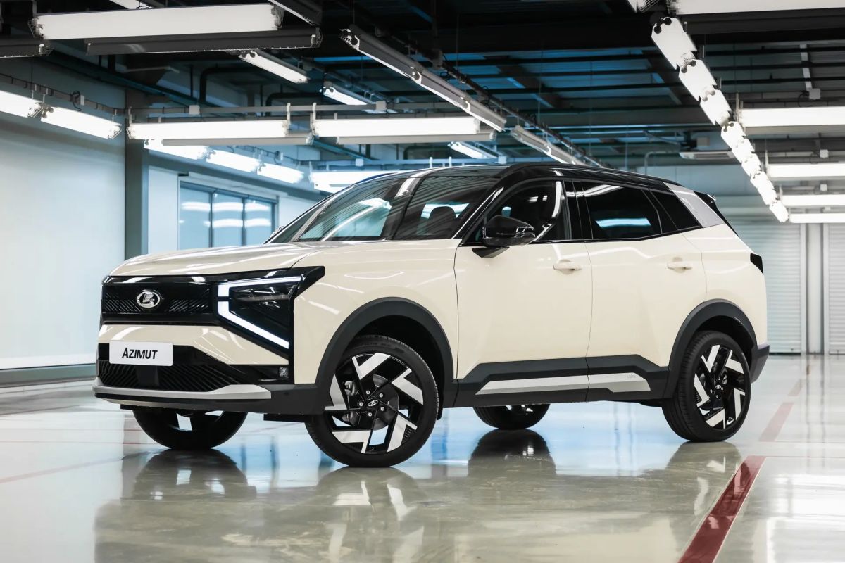 В Тольятти началось серийное производство Lada Azimut – первого кроссовера АвтоВАЗа, передает корреспондент Autonews.ru. Церемонию старта посетил глава Минпромторга Антон Алиханов В Тольятти началось серийное производство Lada Azimut – первого кроссовера АвтоВАЗа, передает корреспондент Autonews.ru. Церемонию старта посетил глава Минпромторга Антон Алиханов