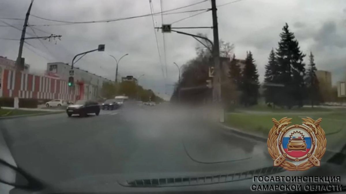 Проезд на красный попал на видео: водителя привлекли к ответственности Проезд на красный попал на видео: водителя привлекли к ответственности