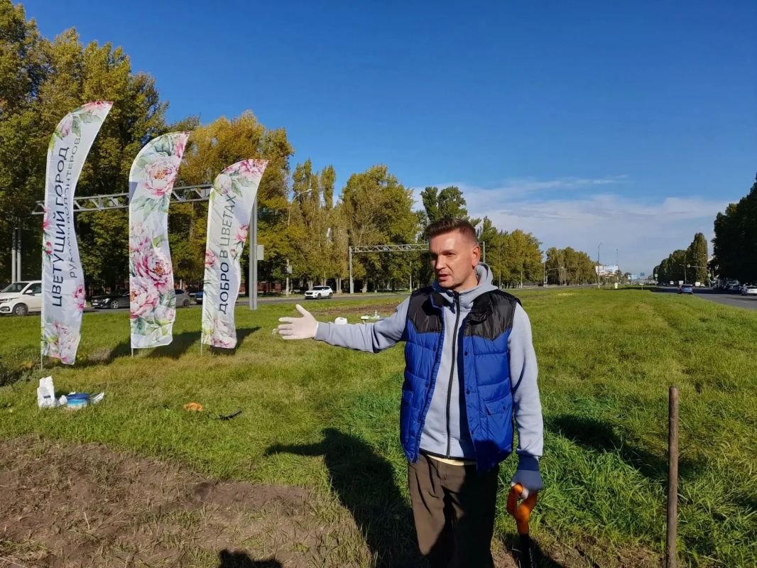 Пионовый рай! 200 пионов высадили сегодня на улице Юбилейной Пионовый рай! 200 пионов высадили сегодня на улице Юбилейной