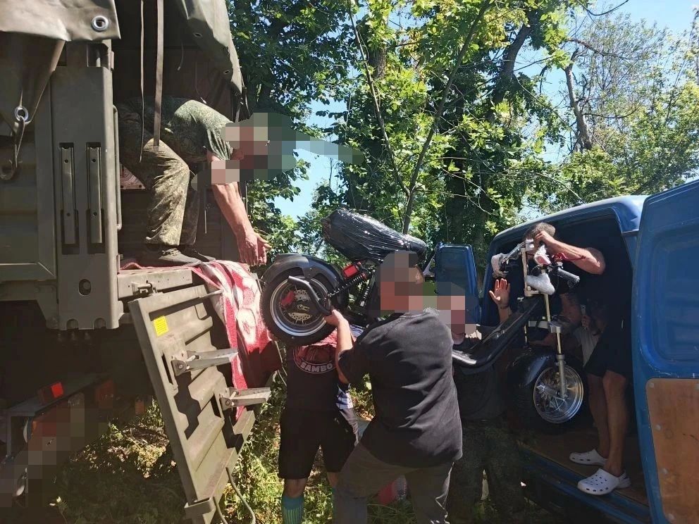 Волонтёры Тольятти – в одном строю с бойцами Волонтёры Тольятти – в одном строю с бойцами